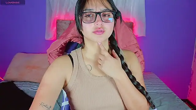 Snapshot of 1_Scarllet_ chatting on 03/21/26, 02:21 1 Scarllet online show from 03/21/26, 02:21