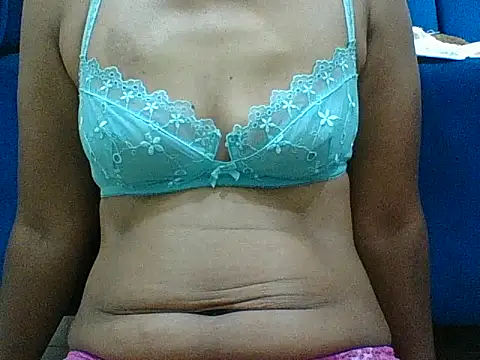 Snapshot of Mipho5 chatting on 03/18/26, 03:20 Mipho5 online show from 03/18/26, 03:20