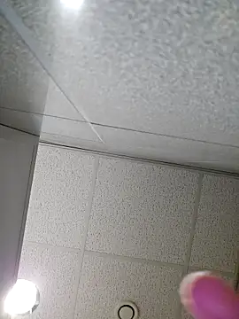 Snapshot of OssiBigCum chatting on 03/27/26, 11:16 OssiBigCum online show from 03/27/26, 11:16