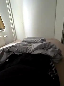 Snapshot of OssiBigCum chatting on 04/04/26, 10:11 OssiBigCum online show from 04/04/26, 10:11