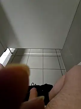 Snapshot of OssiBigCum chatting on 03/29/26, 10:33 OssiBigCum online show from 03/29/26, 10:33