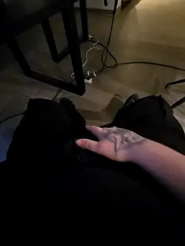 Snapshot of OssiBigCum chatting on 03/19/26, 10:43 OssiBigCum online show from 03/19/26, 10:43