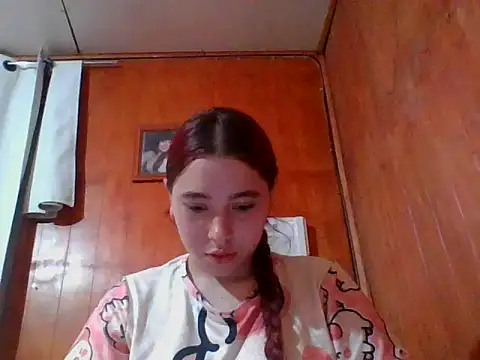 Annisof000 online show from 04/05/26, 12:06