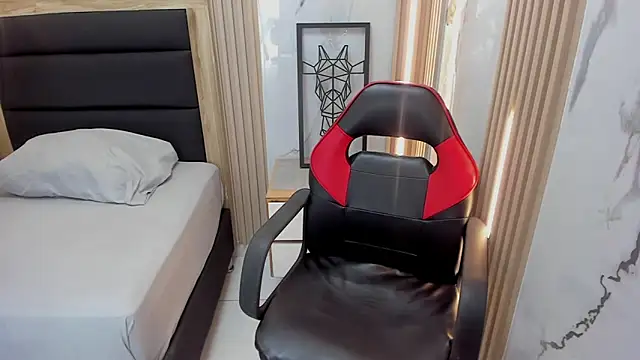Snapshot of KATIAMOSS chatting on 06/27/26, 11:49 KATIAMOSS online show from 06/27/26, 11:49