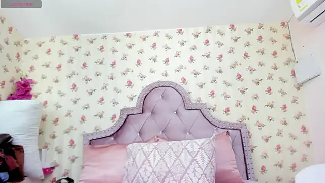 crystal watson0 online show from 06/15/26, 02:50