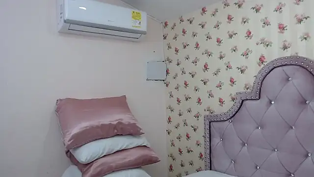 crystal watson0 online show from 03/24/26, 01:33