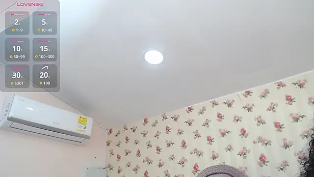 crystal watson0 online show from 05/09/26, 01:47