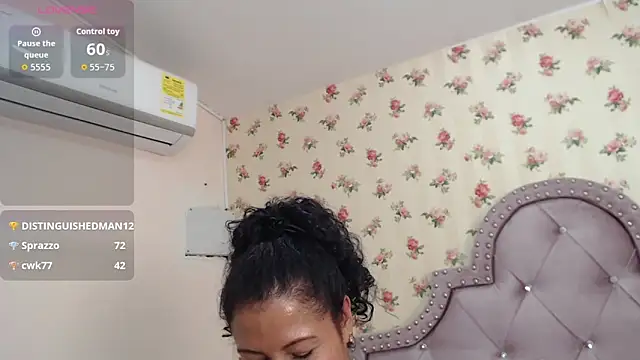 crystal watson0 online show from 04/18/26, 07:07
