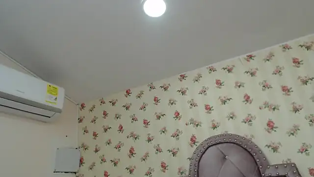 crystal watson0 online show from 04/08/26, 01:12