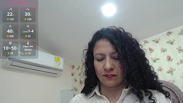 crystal watson0 online show from 04/21/26, 01:39