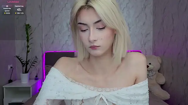 kittysocutie online show from 05/11/26, 12:12