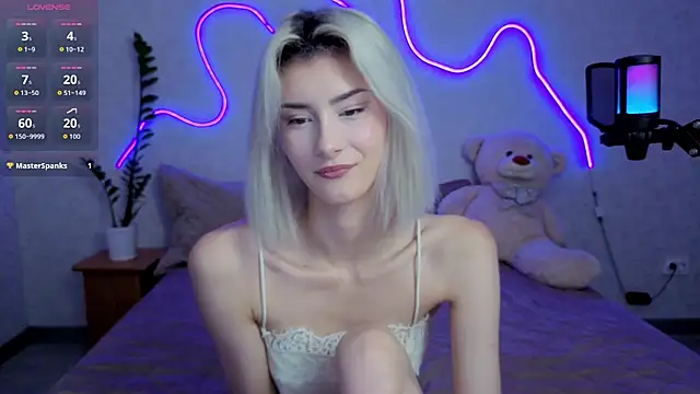Snapshot of kittysocutie chatting on 06/29/26, 12:17 kittysocutie online show from 06/29/26, 12:17