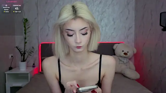 kittysocutie online show from 05/14/26, 12:07