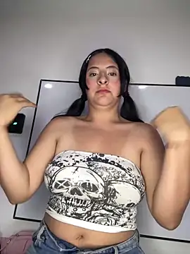 Snapshot of ELLARIOJAS chatting on 04/06/26, 11:28 ELLARIOJAS online show from 04/06/26, 11:28