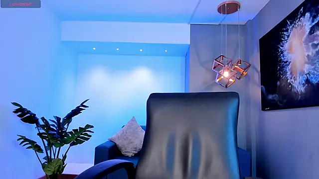 mily Lopez online show from 04/15/26, 04:55