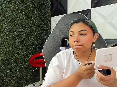 katteyes 20 online show from 03/25/26, 07:35