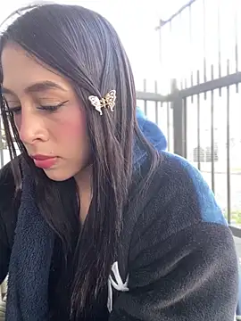 Snapshot of Ferrari_Pink chatting on 04/12/26, 11:46 Ferrari Pink online show from 04/12/26, 11:46