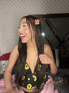 Snapshot of Ferrari_Pink chatting on 03/30/26, 03:19 Ferrari Pink online show from 03/30/26, 03:19