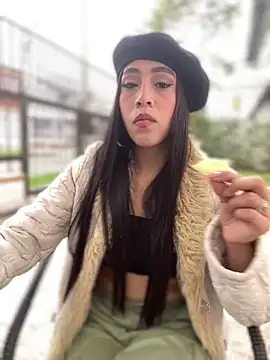 Snapshot of Ferrari_Pink chatting on 03/17/26, 08:34 Ferrari Pink online show from 03/17/26, 08:34