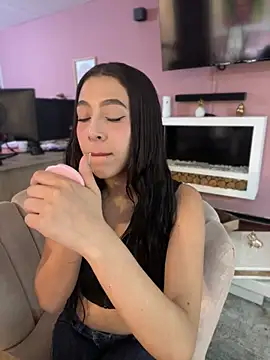 Snapshot of Ferrari_Pink chatting on 04/03/26, 12:28 Ferrari Pink online show from 04/03/26, 12:28