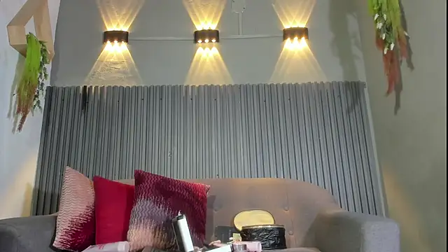 Snapshot of Emmyy_Fantasy chatting on 03/30/26, 01:01 Emmyy Fantasy online show from 03/30/26, 01:01