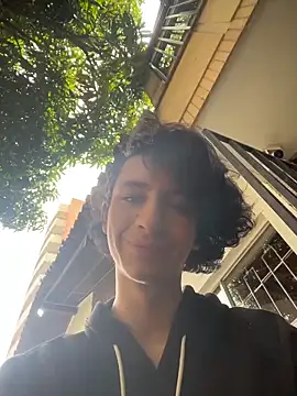 Snapshot of Emmyy_Fantasy chatting on 04/13/26, 02:10 Emmyy Fantasy online show from 04/13/26, 02:10