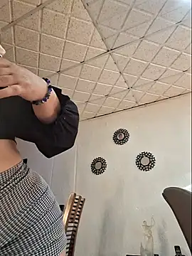 laurabassii online show from 04/11/26, 10:13