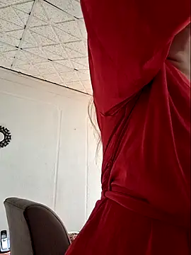 laurabassii online show from 04/02/26, 09:54