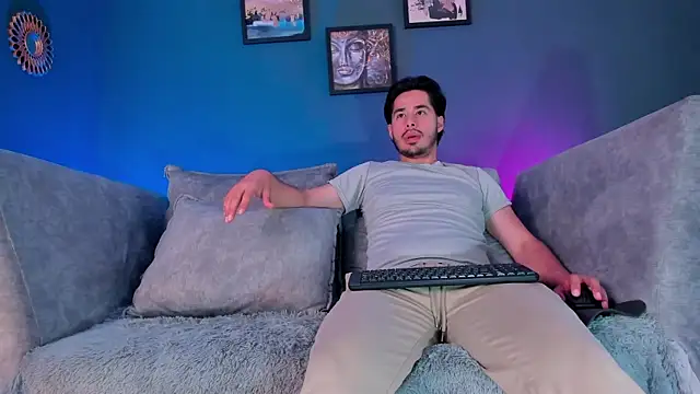 ReubenandScott online show from 04/13/26, 01:04