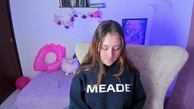 Snapshot of leyla_miller_ chatting on 03/28/26, 03:13 leyla miller online show from 03/28/26, 03:13