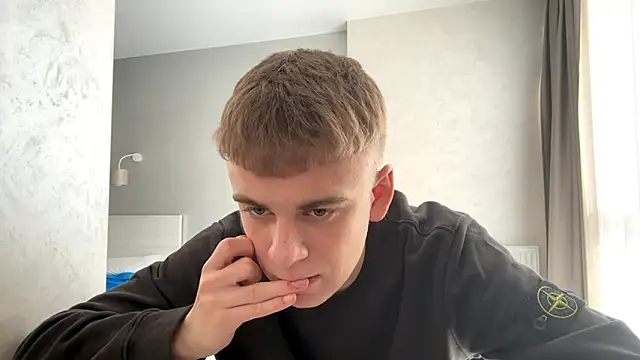 Snapshot of SoloFury chatting on 03/25/26, 07:30 SoloFury online show from 03/25/26, 07:30