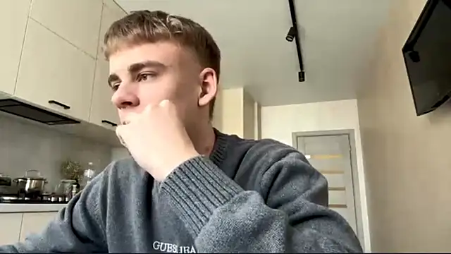 Snapshot of SoloFury chatting on 04/03/26, 10:32 SoloFury online show from 04/03/26, 10:32