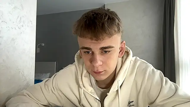 Snapshot of SoloFury chatting on 04/01/26, 08:37 SoloFury online show from 04/01/26, 08:37