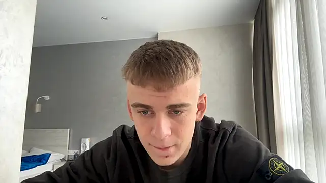 Snapshot of SoloFury chatting on 04/10/26, 09:05 SoloFury online show from 04/10/26, 09:05