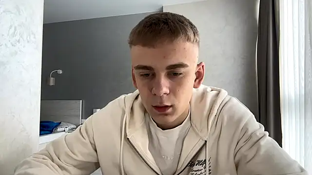 Snapshot of SoloFury chatting on 04/09/26, 10:10 SoloFury online show from 04/09/26, 10:10