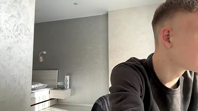 Snapshot of SoloFury chatting on 04/12/26, 06:27 SoloFury online show from 04/12/26, 06:27