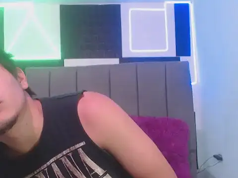 Snapshot of adonis_latin_19 chatting on 04/09/26, 03:19 adonis latin 19 online show from 04/09/26, 03:19