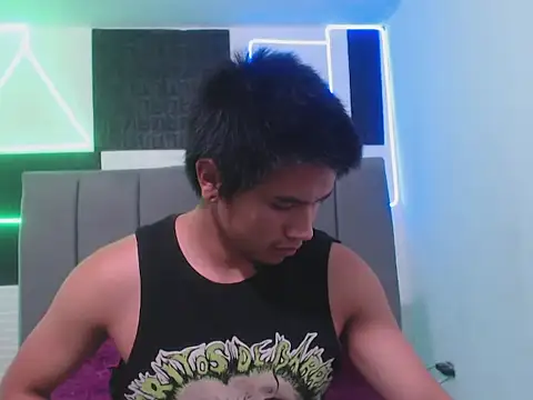 Snapshot of adonis_latin_19 chatting on 04/14/26, 07:19 adonis latin 19 online show from 04/14/26, 07:19