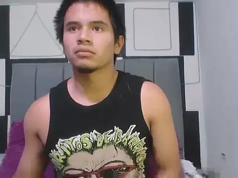 Snapshot of adonis_latin_19 chatting on 04/10/26, 03:24 adonis latin 19 online show from 04/10/26, 03:24