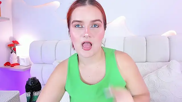 Snapshot of melanieklaus2 chatting on 04/14/26, 03:44 melanieklaus2 online show from 04/14/26, 03:44