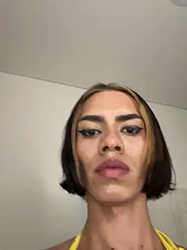 Amira BabyHot online show from 03/25/26, 09:19