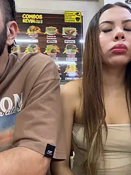 Snapshot of lindaandtony chatting on 04/06/26, 04:57 lindaandtony online show from 04/06/26, 04:57