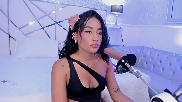 Snapshot of Horny_Brunette_ chatting on 04/16/26, 03:18 Horny Brunette online show from 04/16/26, 03:18