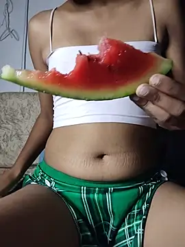 hot cute girl19 online show from 05/19/26, 07:43