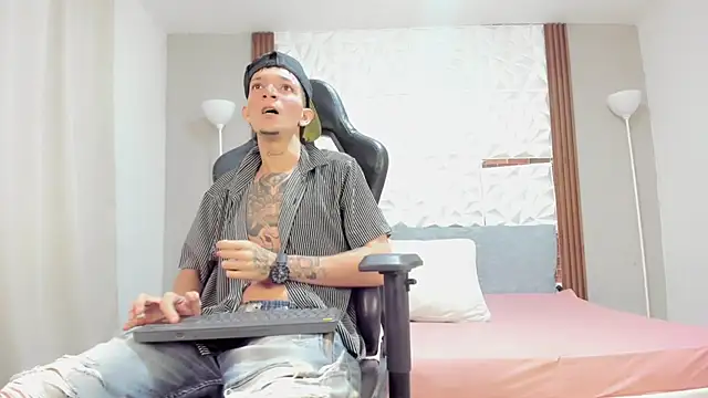 Hot Gaara  online show from 04/06/26, 03:35