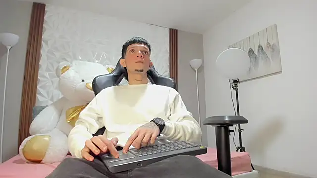 Hot Gaara  online show from 04/03/26, 05:36