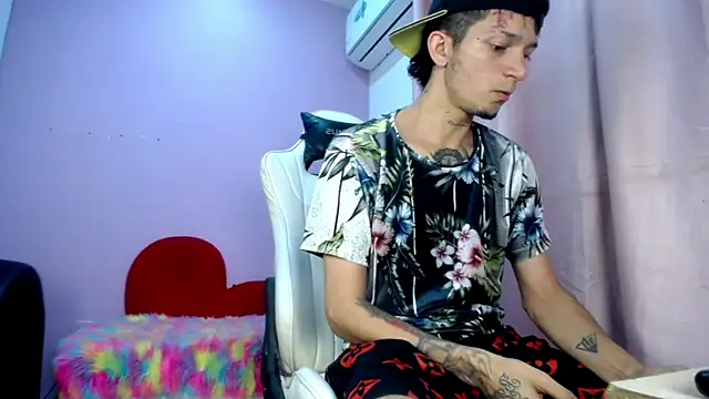 Hot Gaara  online show from 04/02/26, 03:46