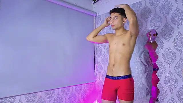 Snapshot of Twink_Sensationxx chatting on 04/14/26, 05:29 Twink Sensationxx online show from 04/14/26, 05:29