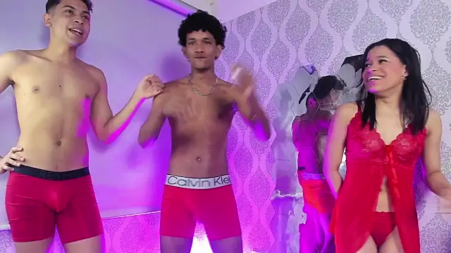 Snapshot of Twink_Sensationxx chatting on 03/20/26, 01:12 Twink Sensationxx online show from 03/20/26, 01:12