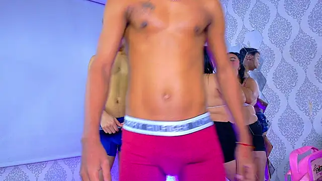 Snapshot of Twink_Sensationxx chatting on 03/31/26, 01:24 Twink Sensationxx online show from 03/31/26, 01:24